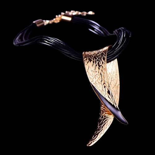 gros-pendentifs-colliers-pour-femmes-acc_main-4-removebg-preview