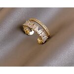 bague-de-luxe-en-zircon-dore-pour-femme_main-0 (1)