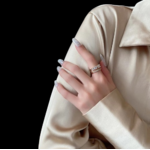 bague-de-luxe-en-zircon-dore-pour-femme_description-7-removebg-preview (1)