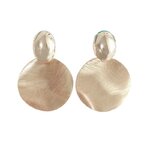 boucles-doreilles-coreennes-pour-femmes_main-3