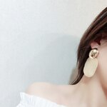boucles-doreilles-coreennes-pour-femmes_main-5