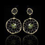 boucles-doreilles-pendantes-simples-a-l_main-0