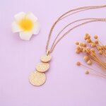 collier-rond-pour-femme-avec-pendentif_description-0