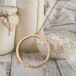 collier-long-avec-pendentif-en-grand-cer_main-0