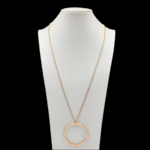 collier-long-avec-pendentif-en-grand-cer_description-19 (1)