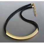 collier-en-cuir-noir-design-simple-cha_main-0