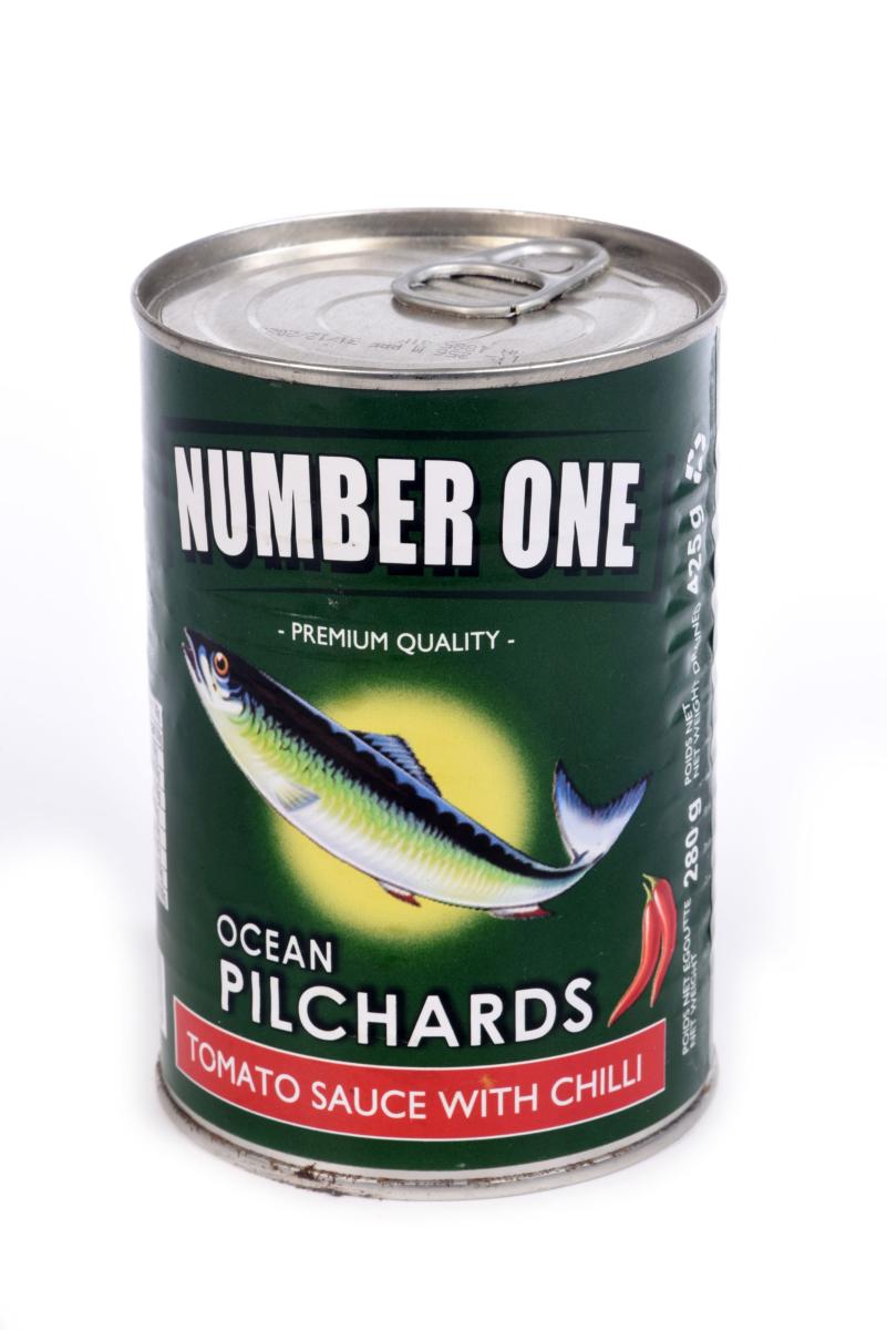 Poisson pilchards à la sauce tomate et au chili