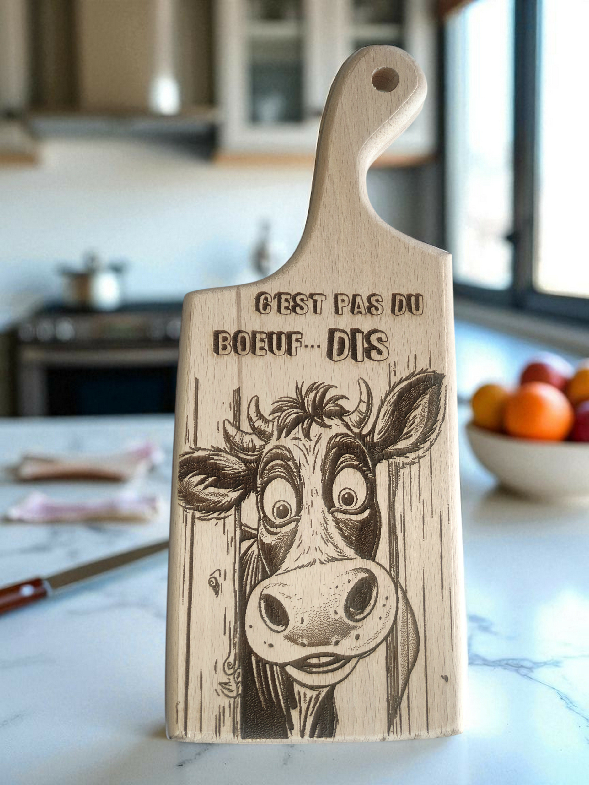 planche apero-ou-a--decouper-bois-hetre-personnalisee-gravee-vache.jpg