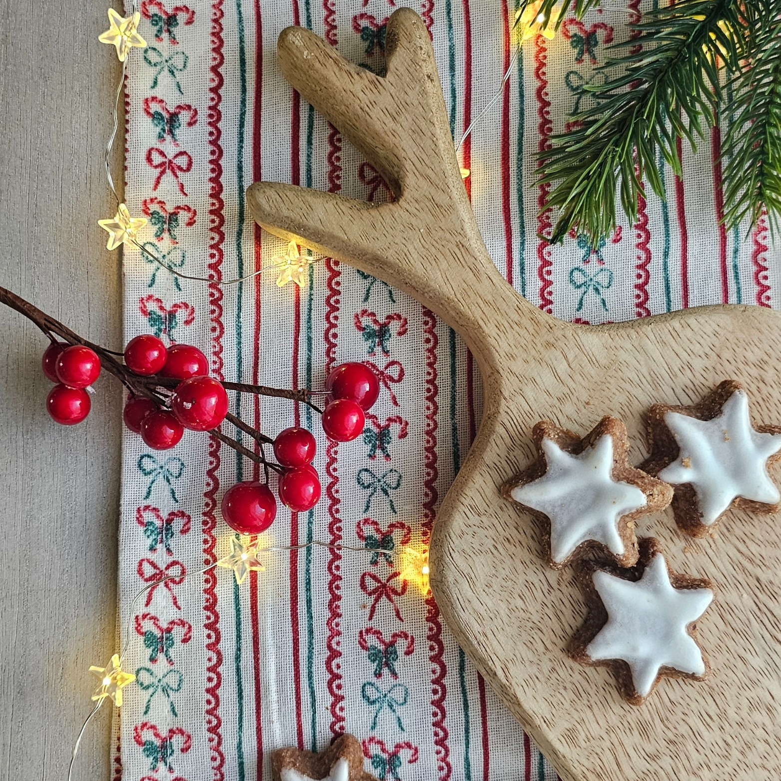 Black and Red Christmas Market Logo - 17