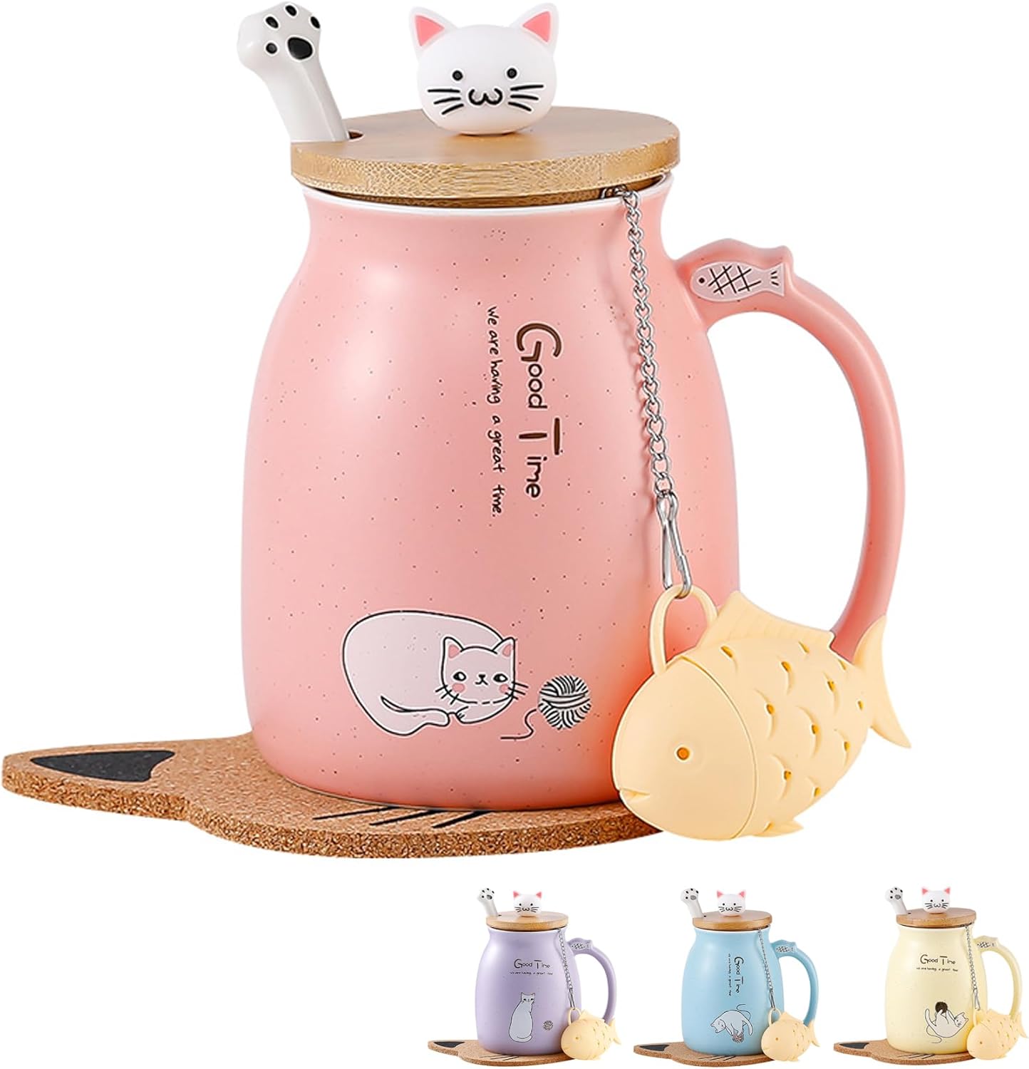 Tasse à café MengCat en céramique rose, décorée de motifs félins, utilisée lors d’un petit-déjeuner convivial.