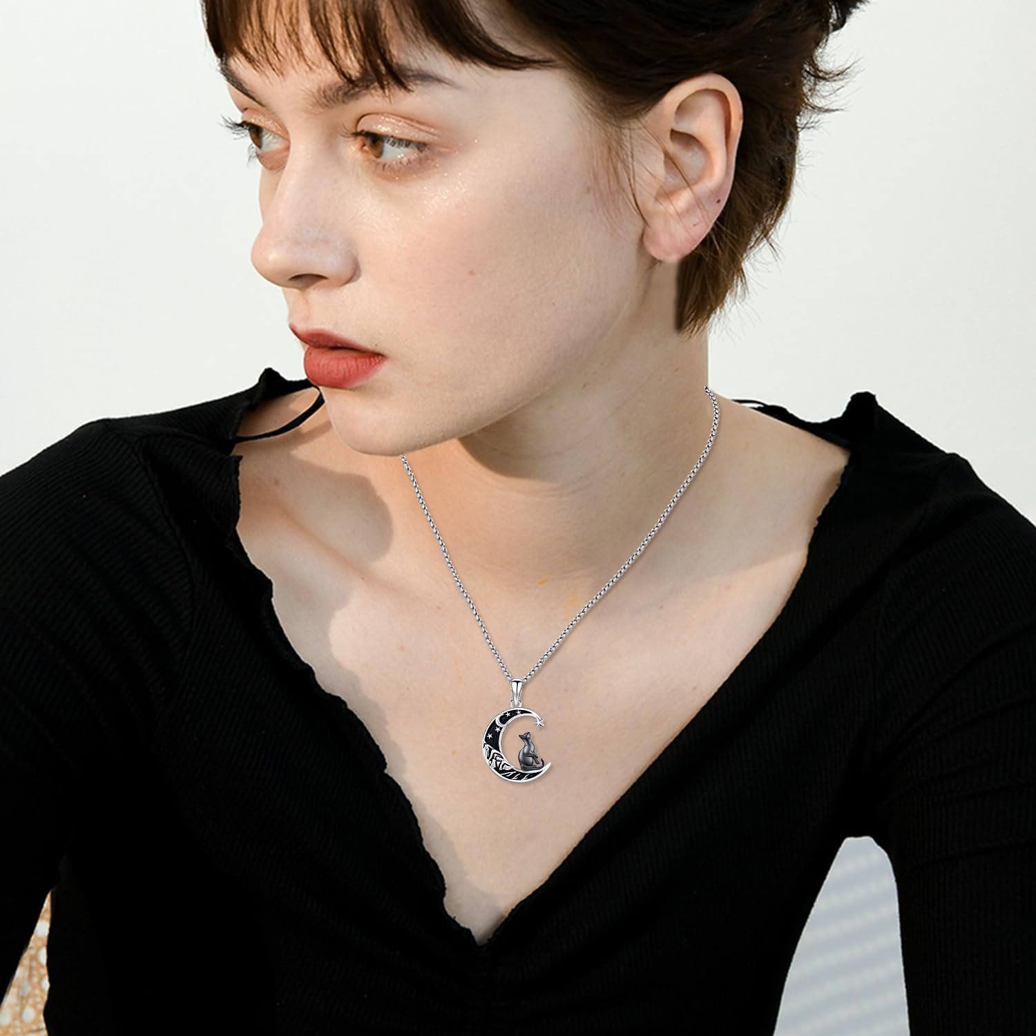 Collier Friggem porté par une femme