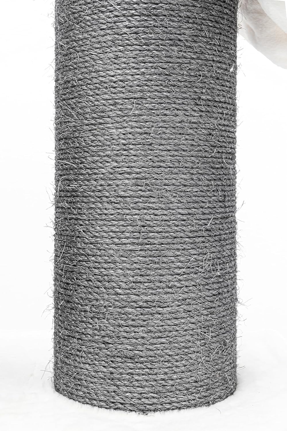 Structure en sisal naturel extra épais sur l’arbre à chat géant pour gros chats.