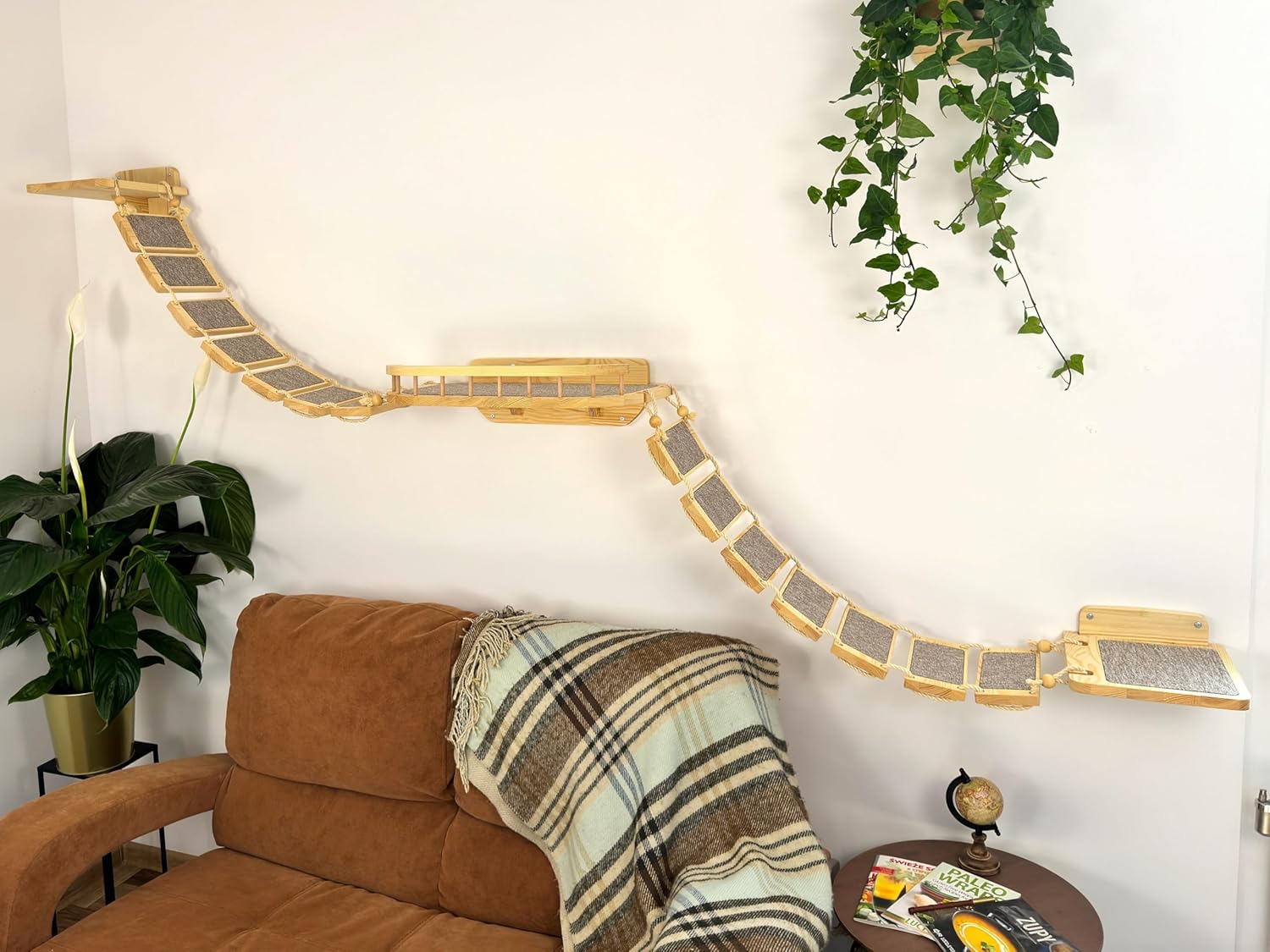Vue panoramique d’un parcours mural complet RshPets XXL, parfait pour stimuler le chat d’intérieur.