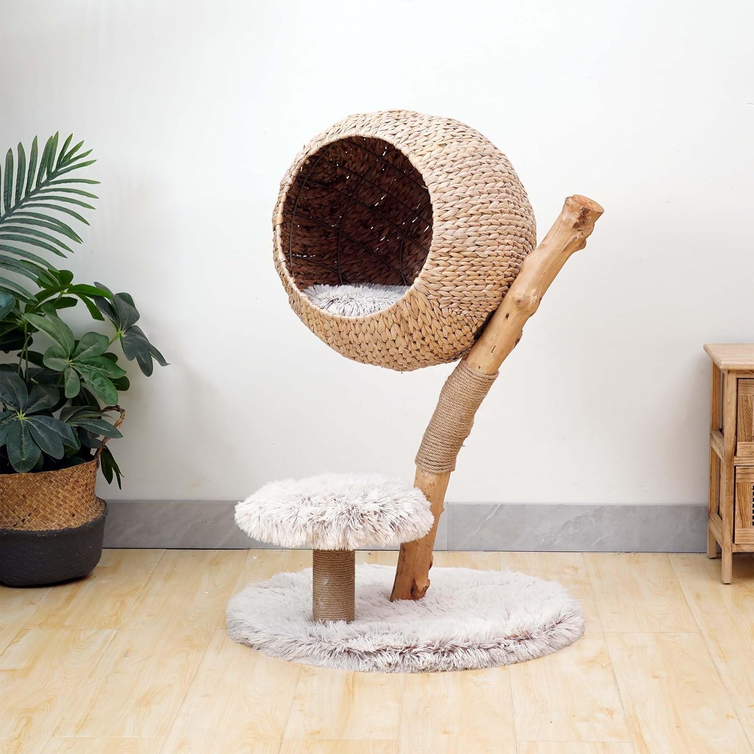 arbre à chat crème-marron avec poteaux en sisal résistants
