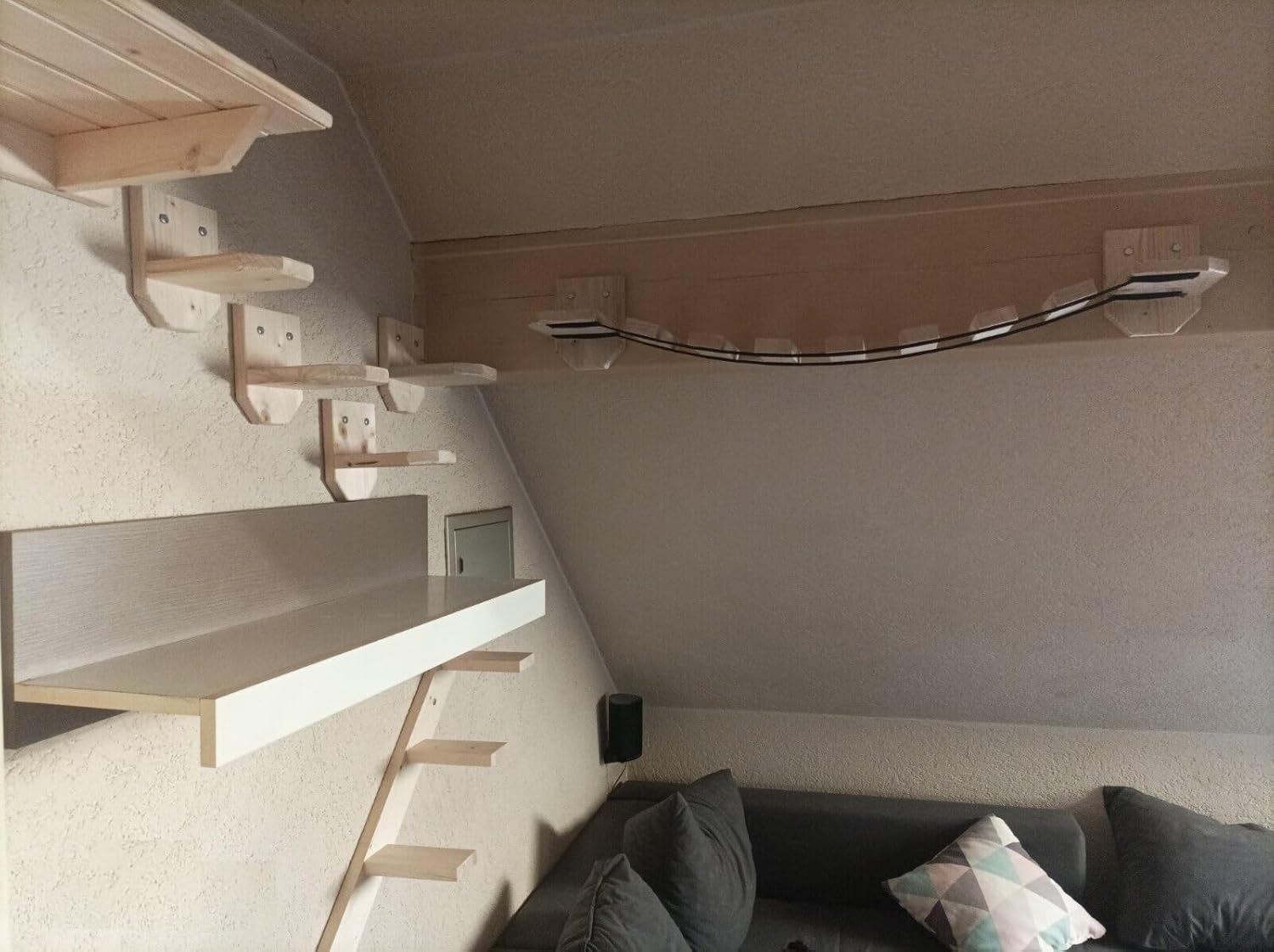 mur d’escalade chat QLS en bois naturel pour salon moderne._AC_SL1500_