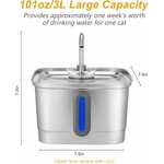 Fontaine à eau SEIRMEP 3L inox pour chat posée sur un sol de cuisine