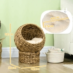 Chat confortablement installé dans la niche en forme de boule PawHut
