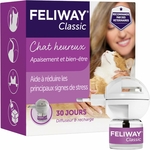 Diffuseur de phéromones anti-stress pour chats branché dans une pièce à vivre, favorisant la détente féline au quotidien.