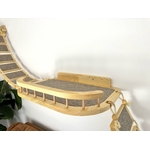 Vue détaillée d’une fixation murale solide pour meuble d’escalade pour chat RshPets XXL.