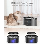 Pompe silencieuse 5 V installée dans la fontaine à eau premium pour chat.