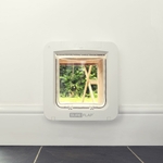Chatière SureFlap blanche pour chat avec contrôle mobile application