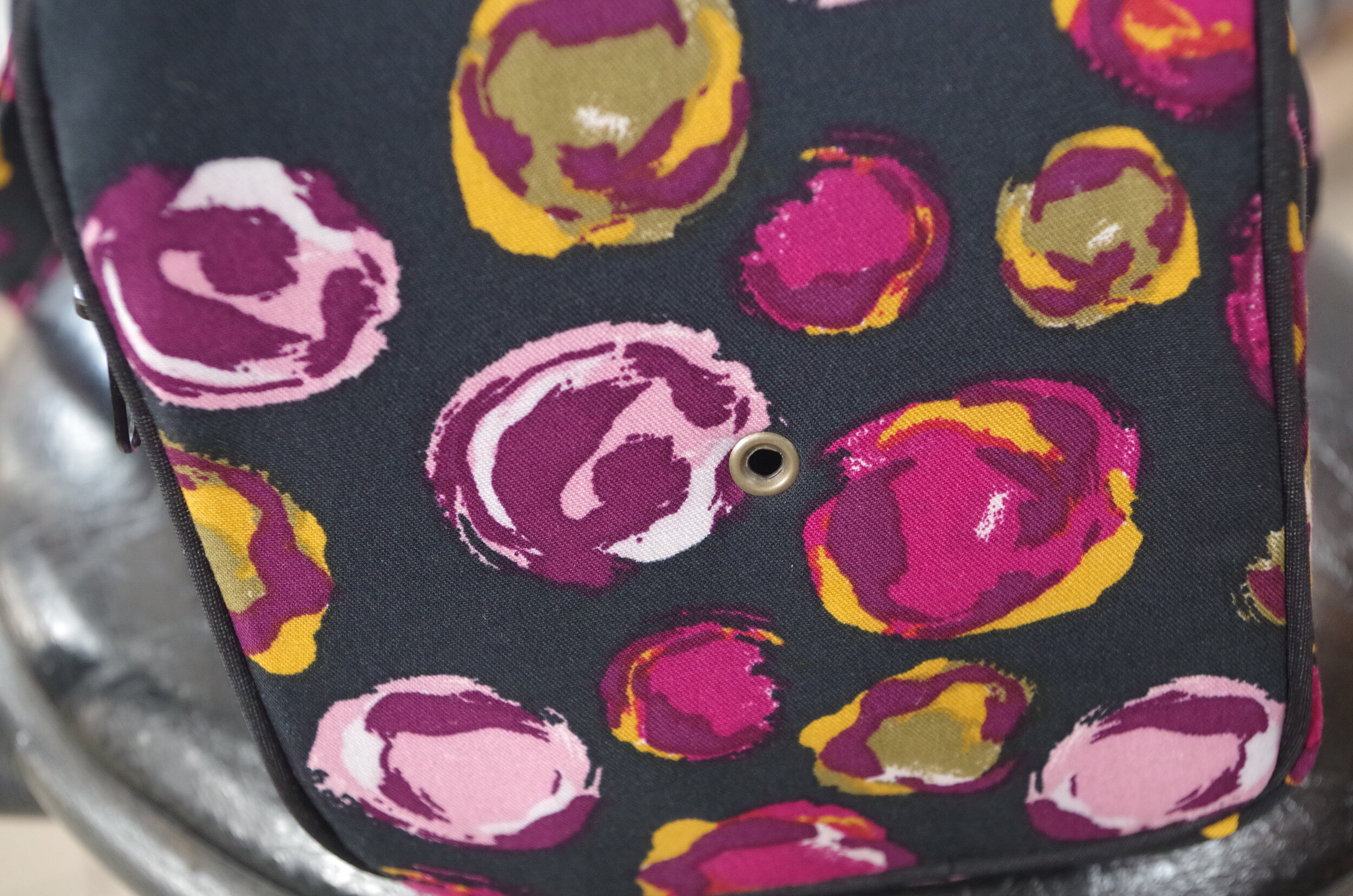 trou passage fil sac à tricot