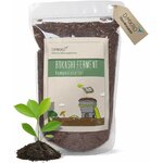Sachet de son de blé fermenté Dimikro pour bokashi, avec une jeune pousse et de la terre