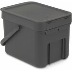 Seau Brabantia gris vu de trois quarts, avec poignée rabattue et fond encastrable