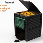 Composteur BigDean couvercle ouvert rempli de feuilles, compost mûr sous la trappe