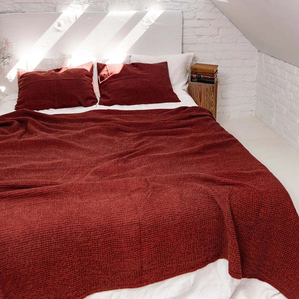 Linen waffle blanket in Terracota (1)