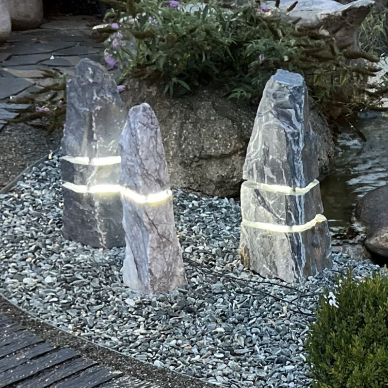 lounge-stone-2-lines