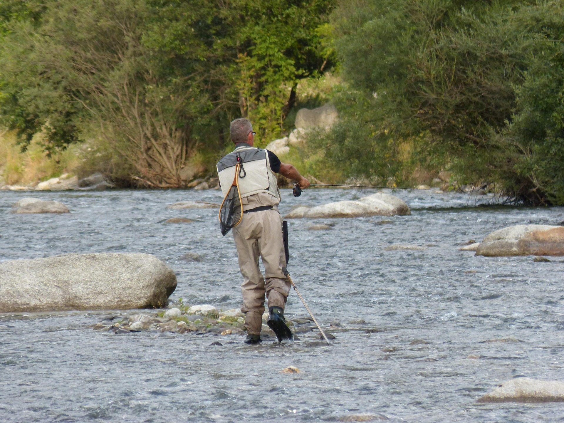 makamuki0 fisherman 2766120 1920
