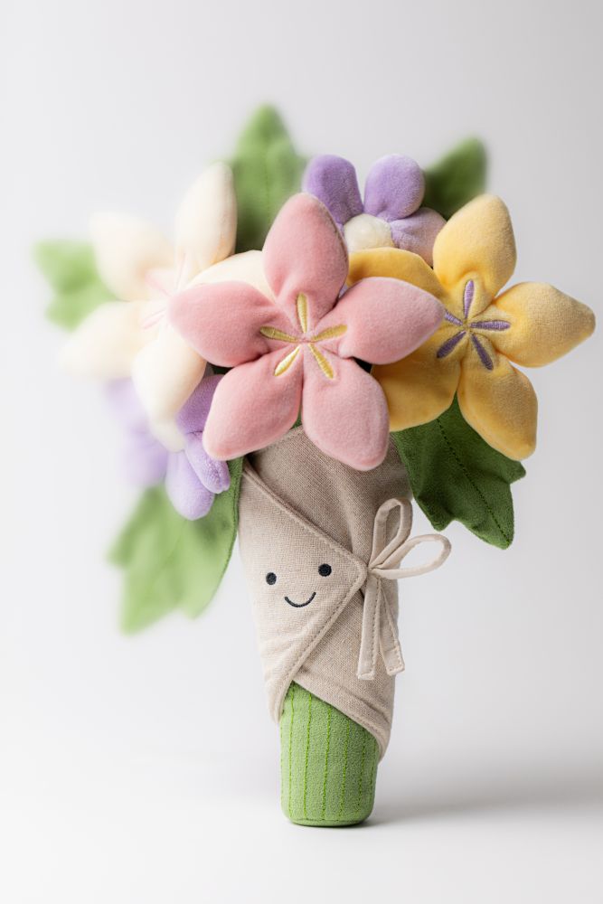 A2BFL-Amuseables-Bouquet-Flowers-Neutral-Detail-Shot-1