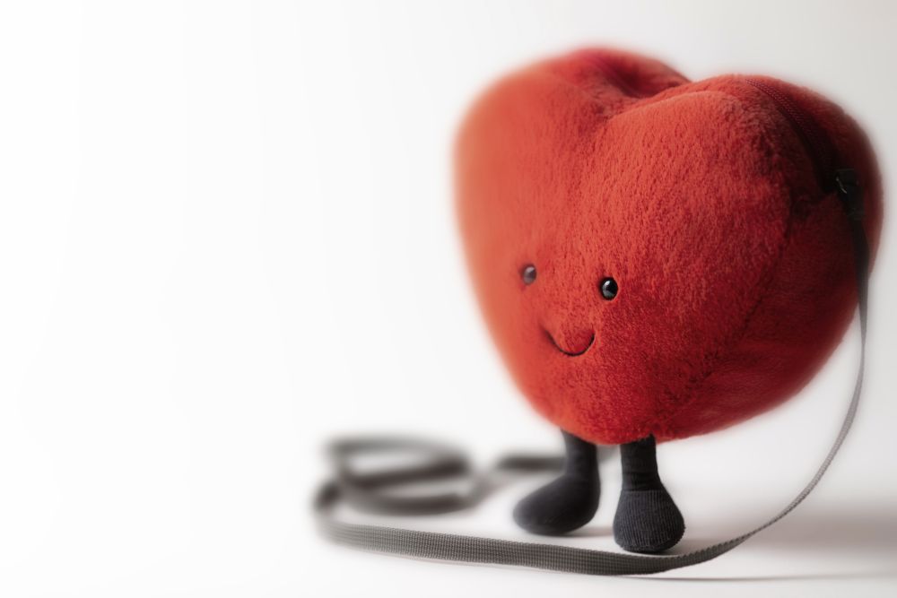 A4HB-Amuseables-Heart-Bag-Neutral-Detail-Shot 2