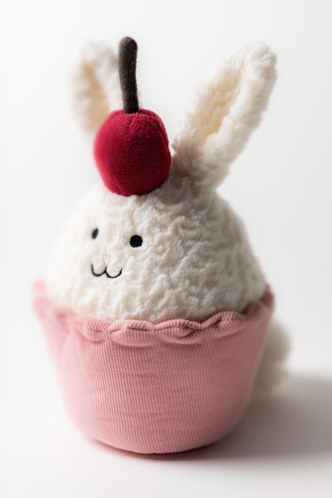 DD3BC-Dainty-Dessert-Bunny-Cupake-Neutral-Detail-Shot-1