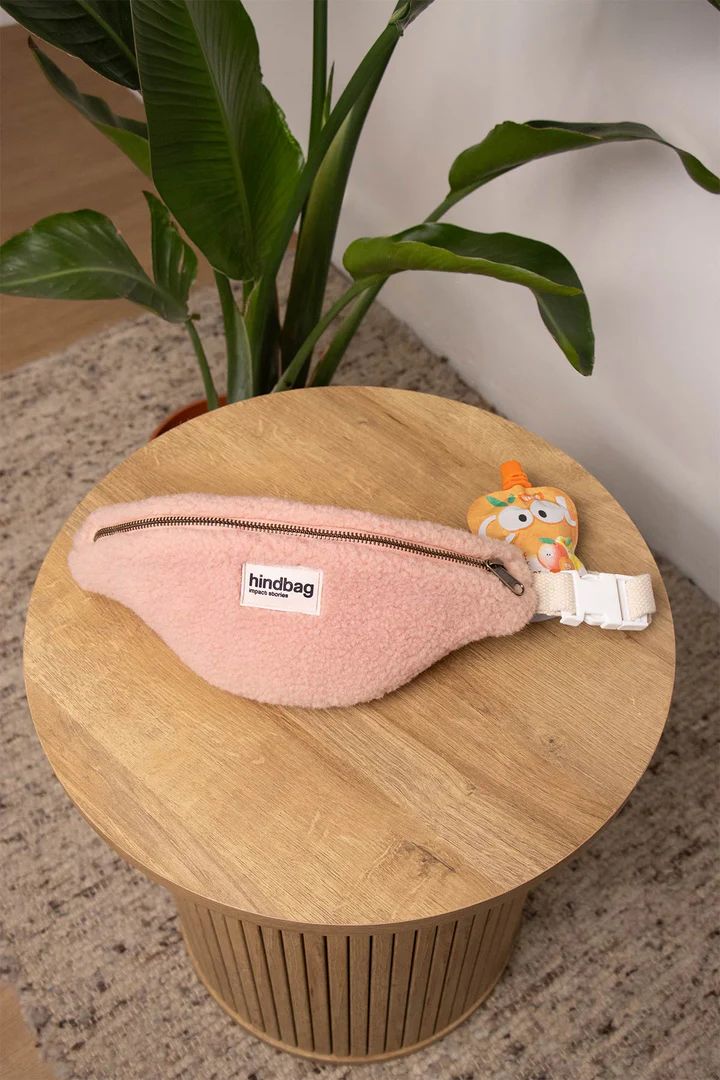 banane-augustin-teddy-rose-poudre-ambiance-hindbag_1_720x