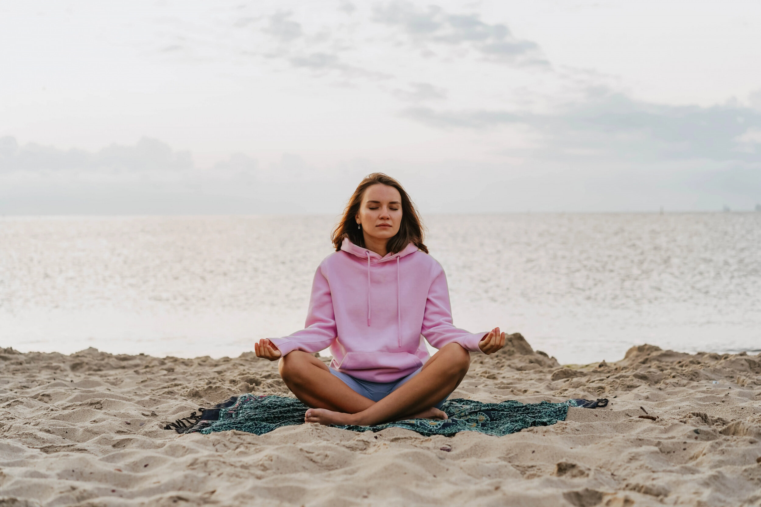 Méditation du matin : une routine de 10 minutes pour bien commencer la journée
