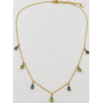 Collier Amalfi : petits ornements facettés en forme de goutte, espacés sur la chaîne