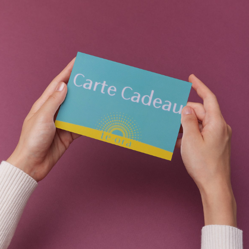 Logo d'immobilier avec carré bleu et blanc