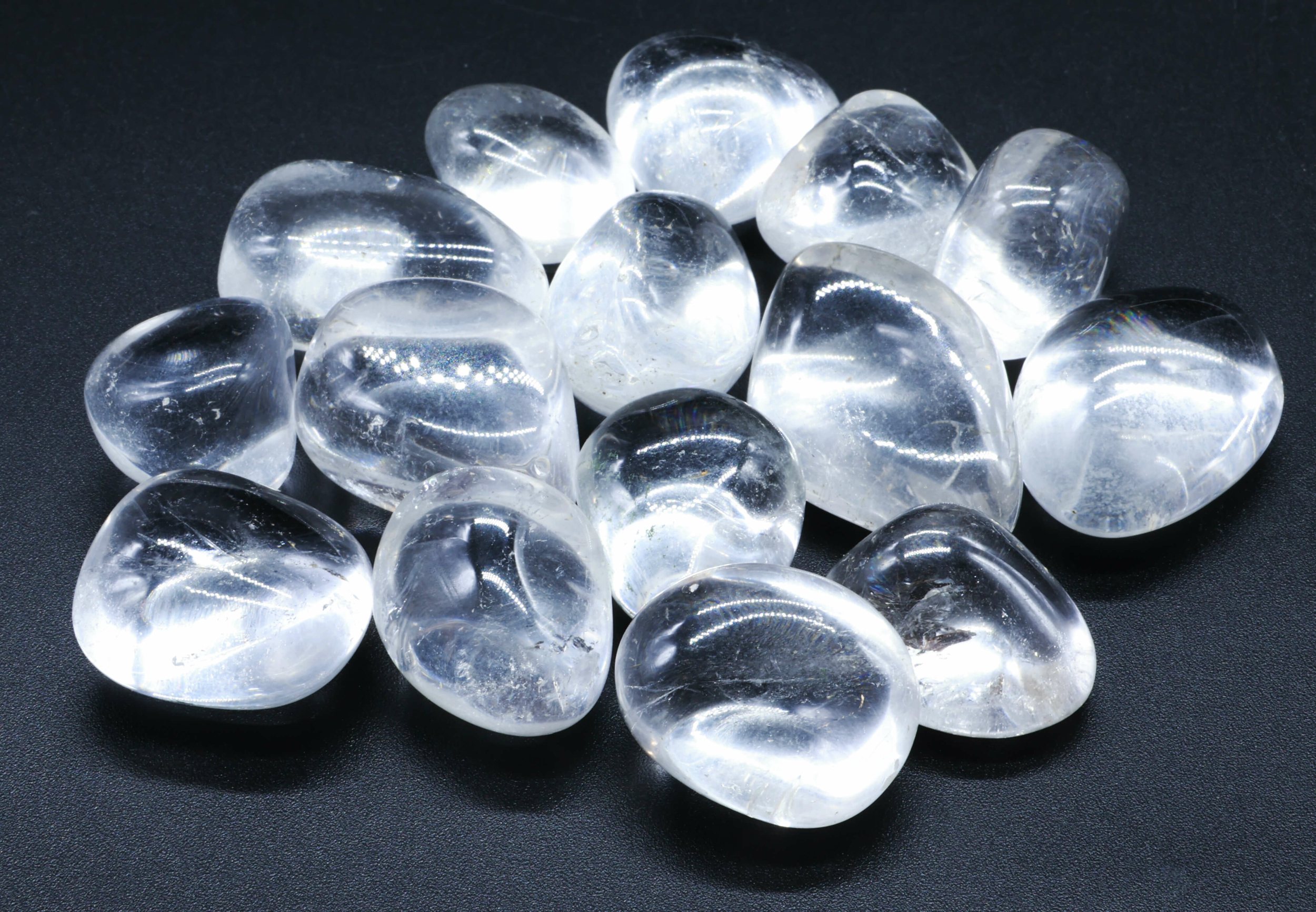 cristal-de-roche-pierre-roulée-origine-brésil-qualité-AA-AAA-energies-chakras-lithotherapie-teora-apaisement-positivité-attraction