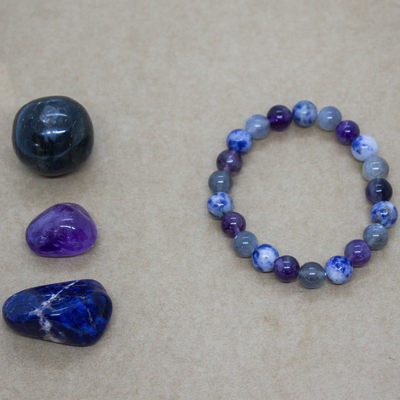 photo-teora-merignac-bracelet-creation-astro-zodiaque-poissons-1-labradorite-amethyste-sodalite-energies-lithotherapie