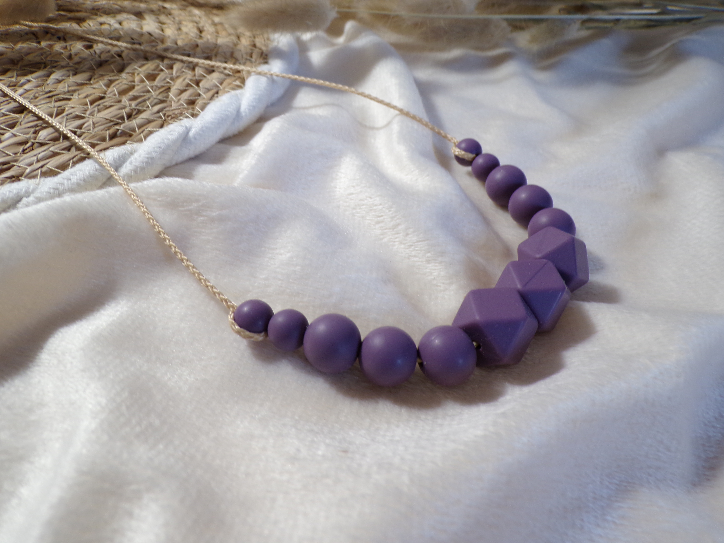 Collier femme silicone - Collier allaitement silicone - Galet prune