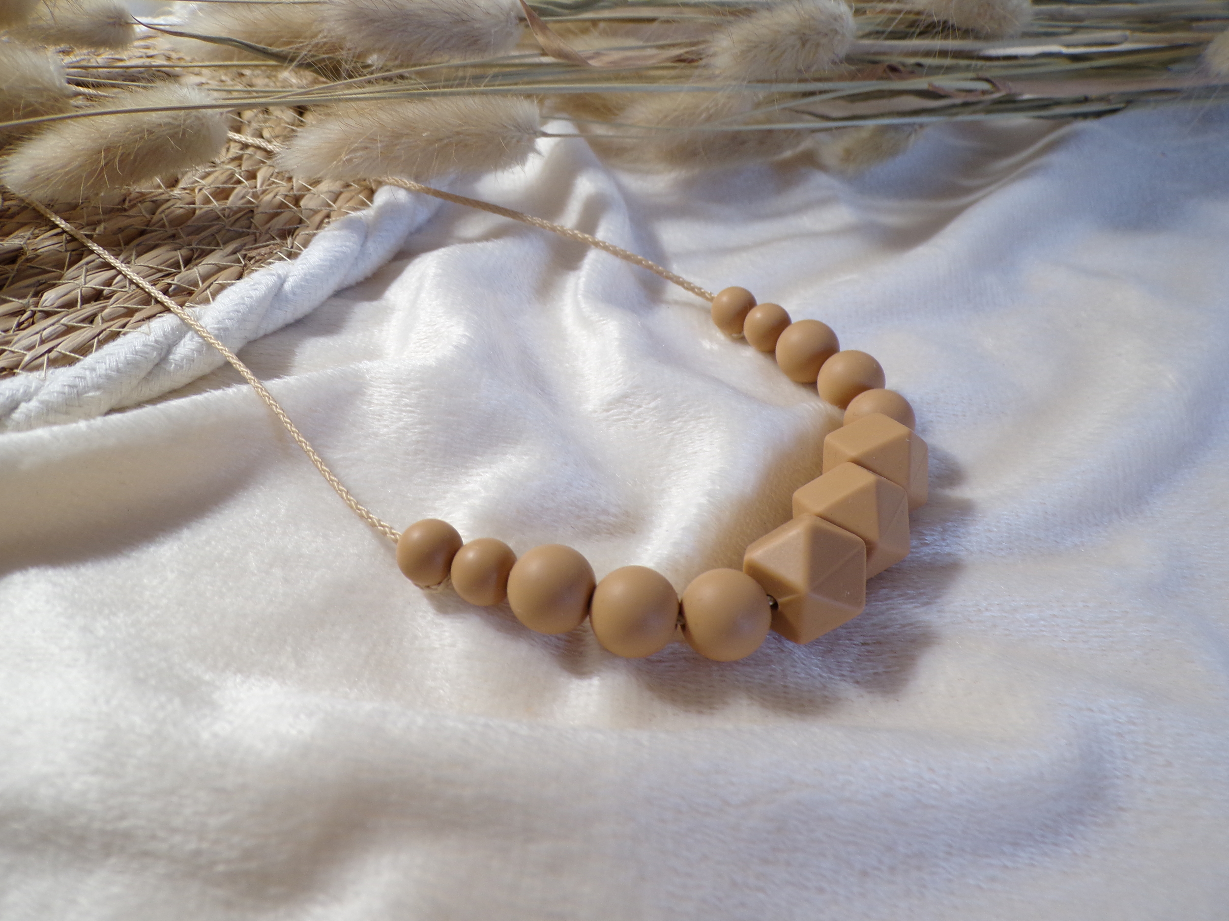 Collier femme silicone collier allaitement portage Galet amande
