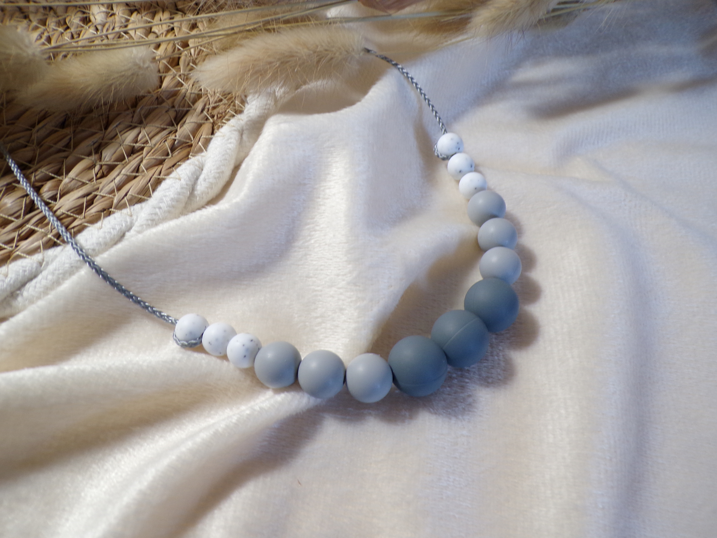 Collier femme silicone - Collier allaitement silicone - Collection Ondine Vague - Gris