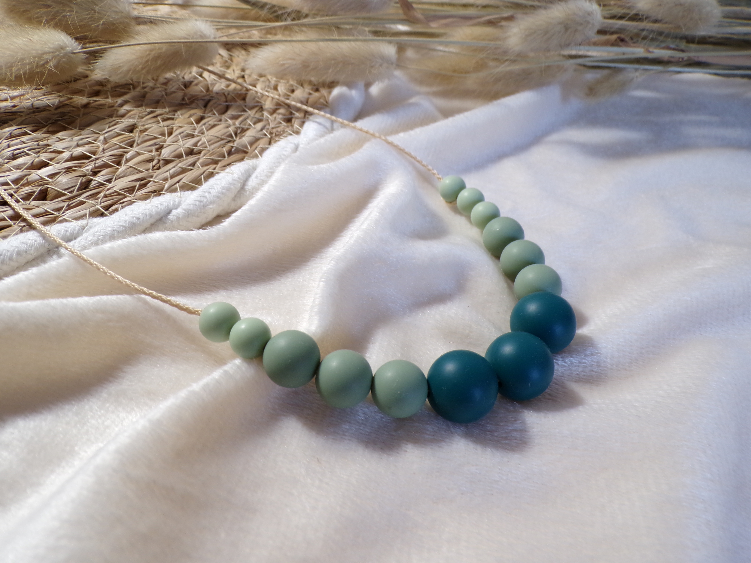 Collier femme silicone élégant et durable - Collection Ondine Vague vert