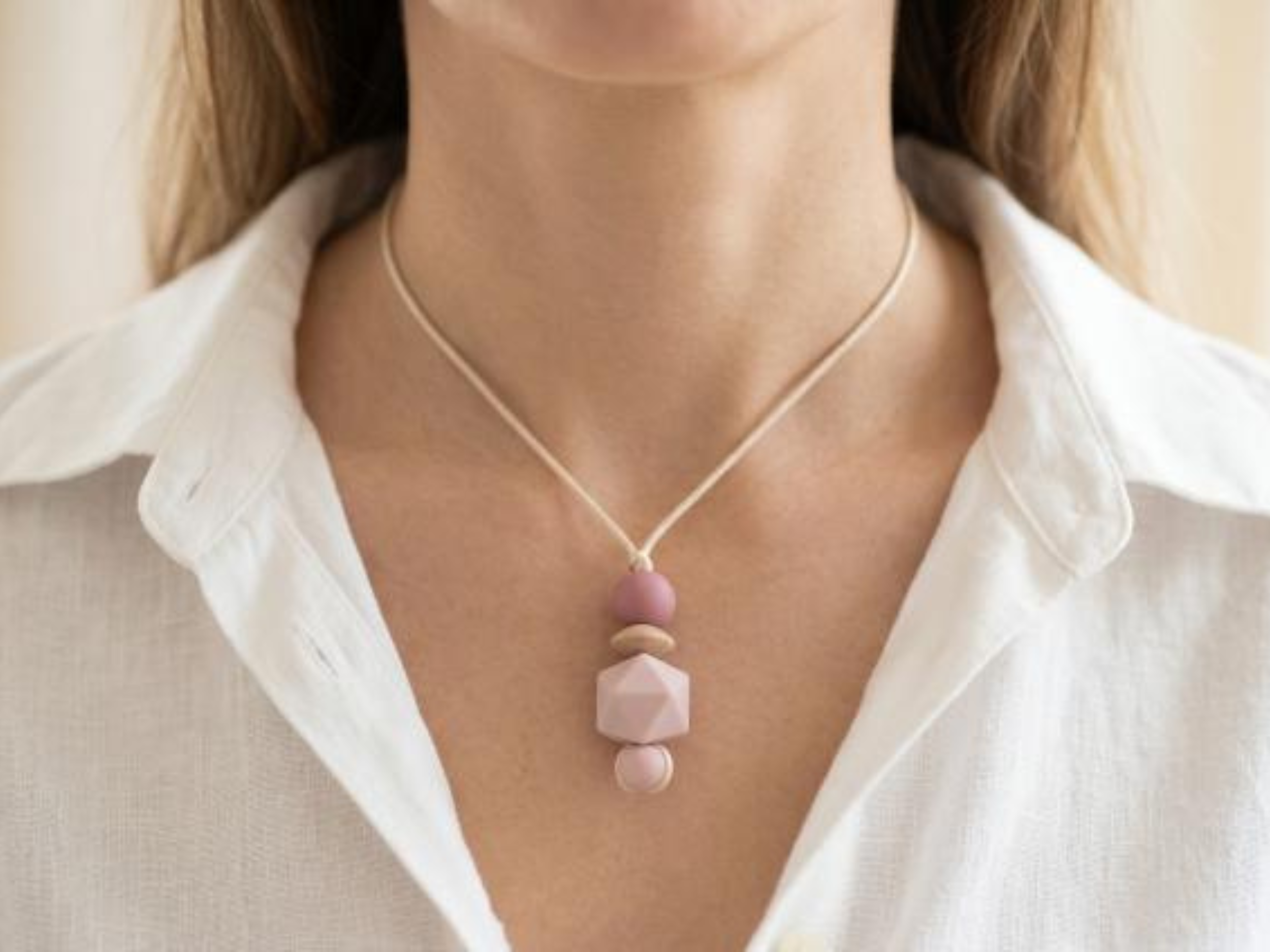 Collier silicone femme léger et élégant Perle rosée | Majolieperle