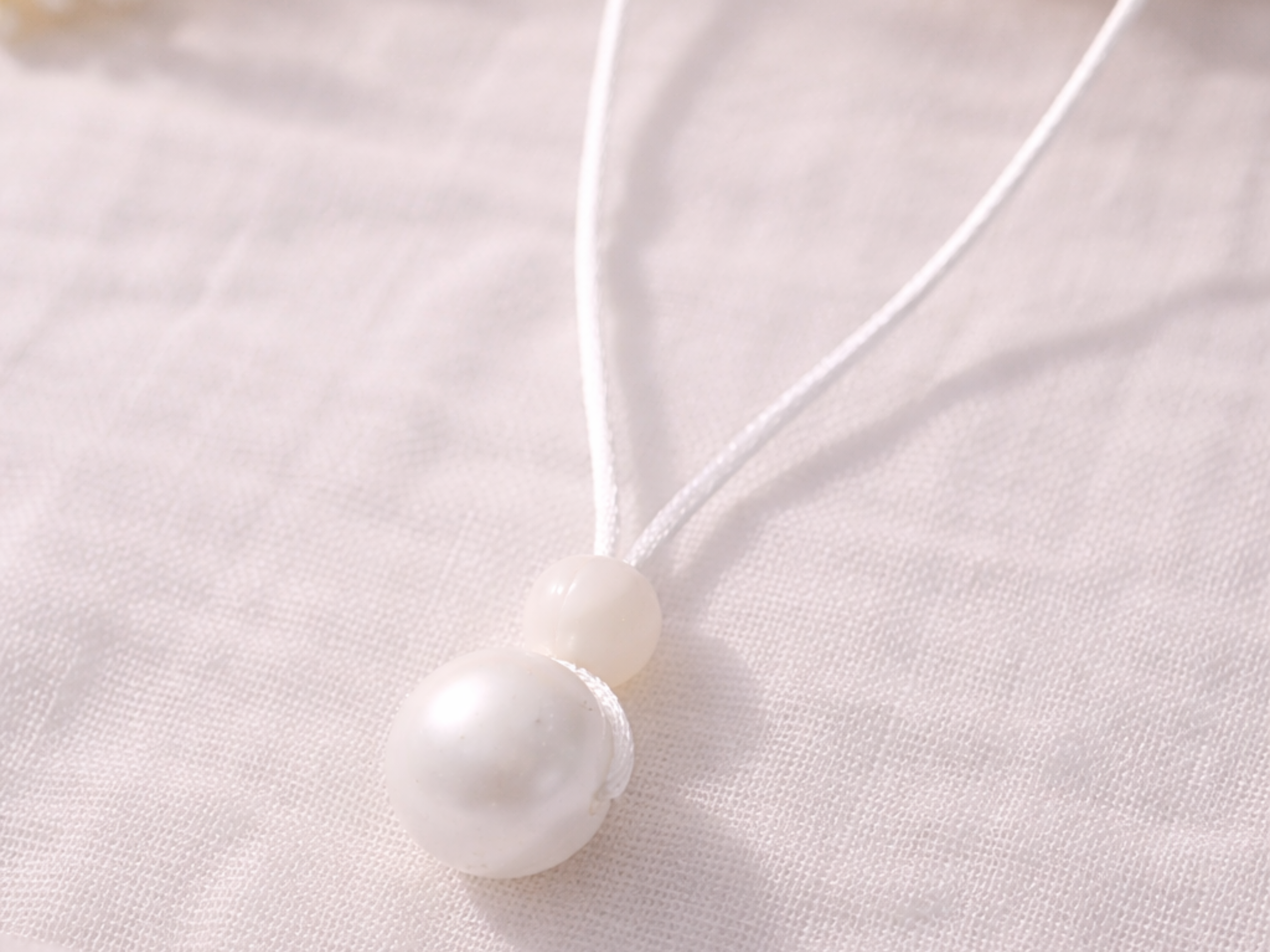 Collier femme silicone élégant Clara Doré | Majolieperle