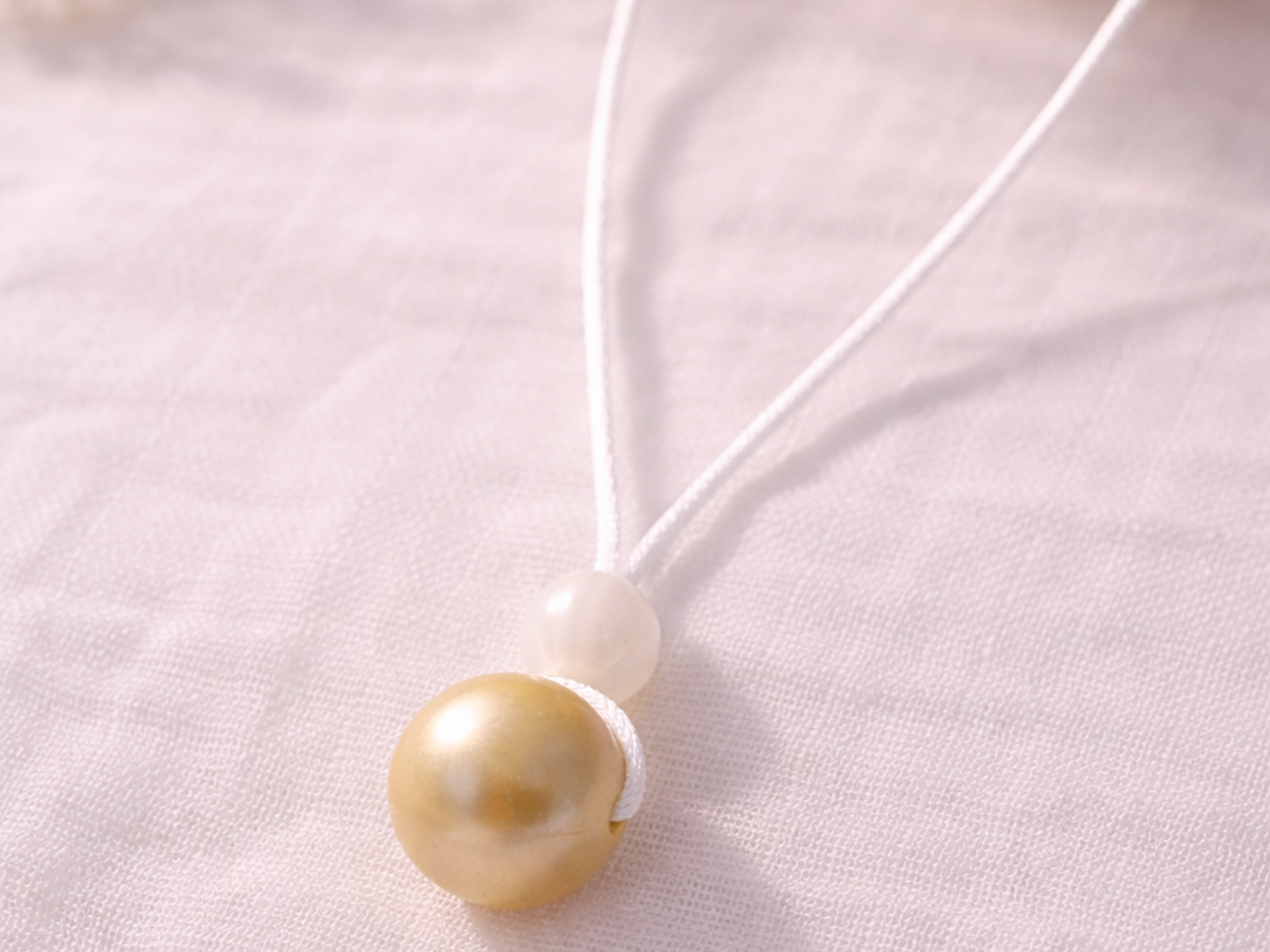 Collier femme silicone élégant Clara Doré Nacré | Majolieperle