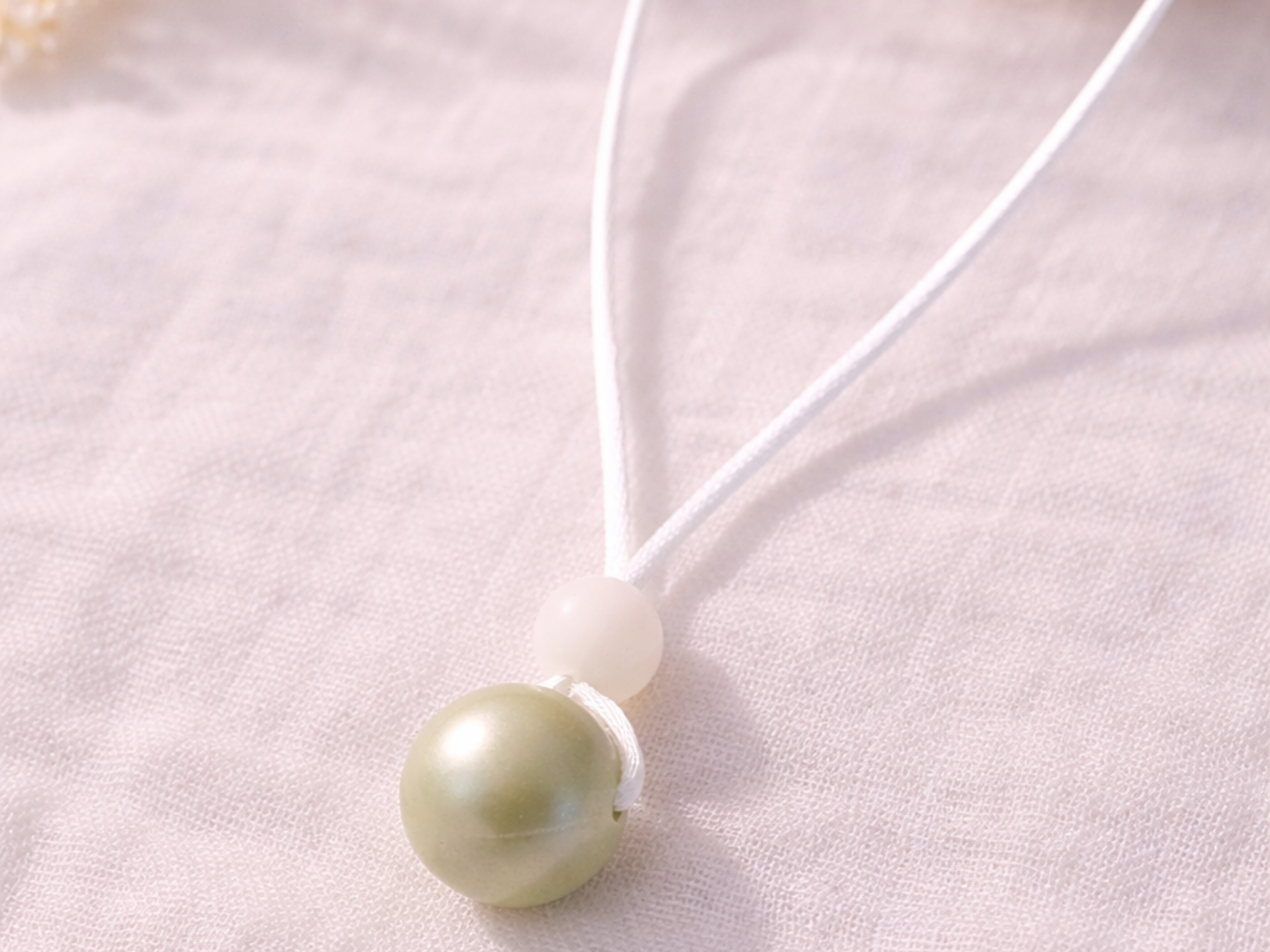 Collier femme silicone élégant Clara Vert nacré | Majolieperle