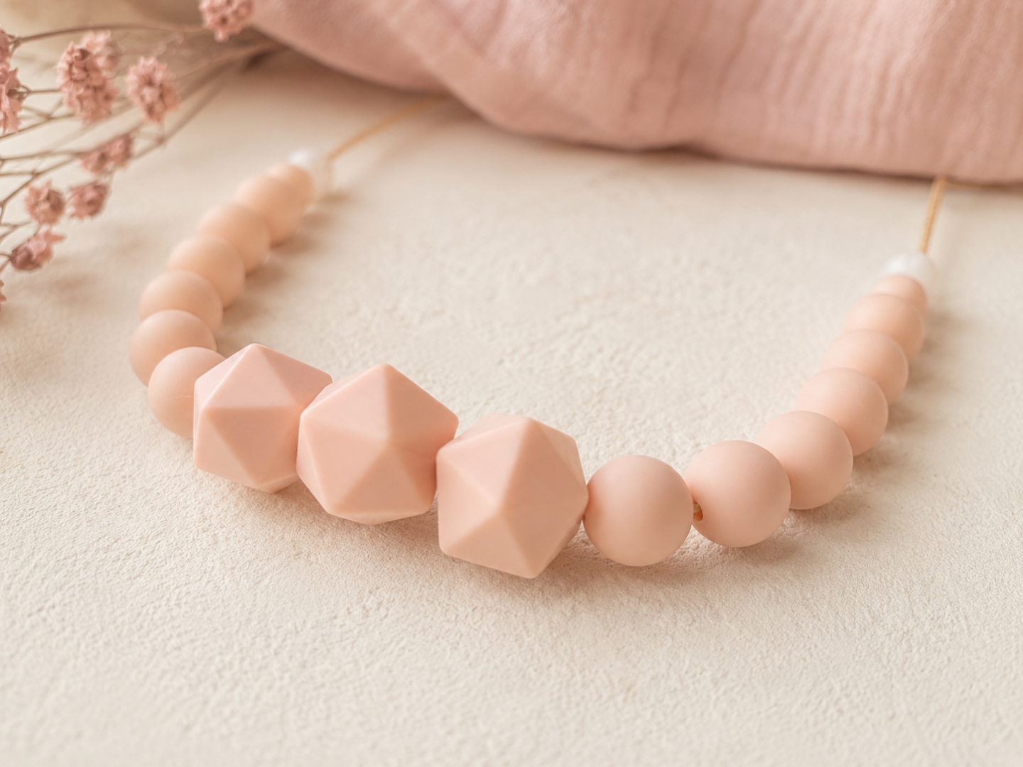 collier-silicone-femme-alba-perles-geometriques